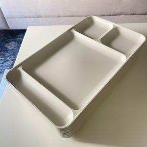 Set of 8 Tupperware Vintage Divided Dining Trays
Tupperware Mold Number 1535